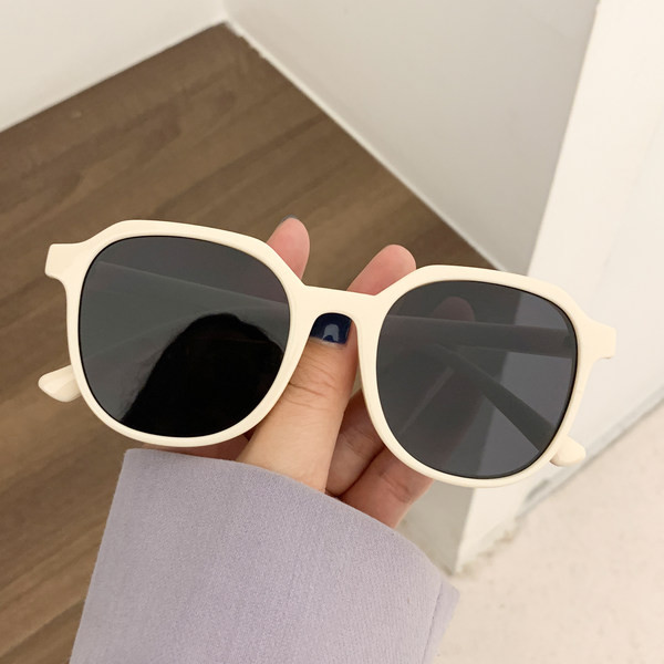 Modes saulesbrilles ar kvadrātveida formu-retro stilu sievietēm