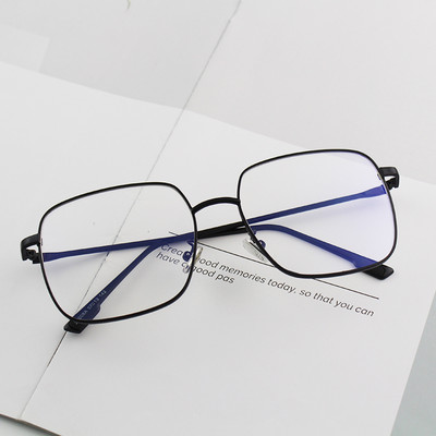 Sieviešu modernas brilles ar plānu rāmi