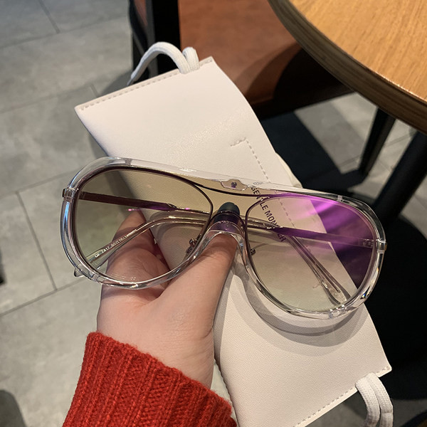 Ženske elegantne sunčane naočale s tankim okvirom ovalnog oblika