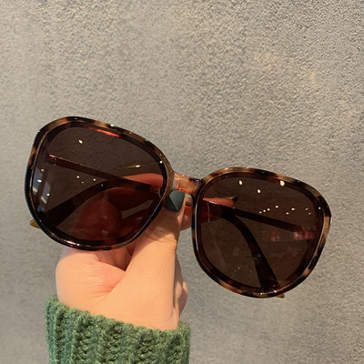 Дамски очила в овална форма с тънка рамка