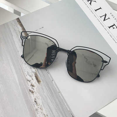 Moderne ženske naočale s efektom ogledala