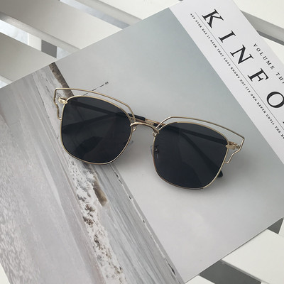 Moderne ženske naočale s efektom ogledala