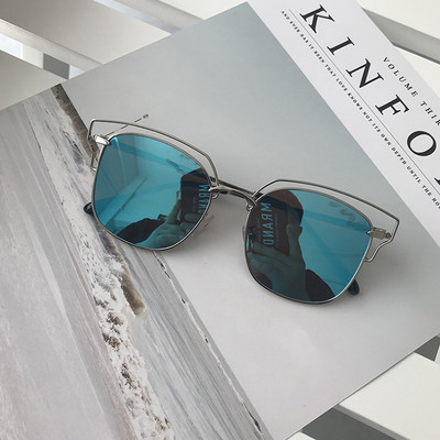 Moderne ženske naočale s efektom ogledala