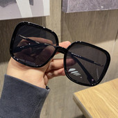 Jauns sieviešu briļļu modelis ar kvadrātveida formu - vairākas krāsas