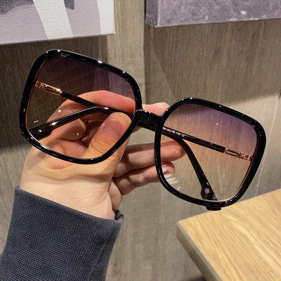 Jauns sieviešu briļļu modelis ar kvadrātveida formu - vairākas krāsas