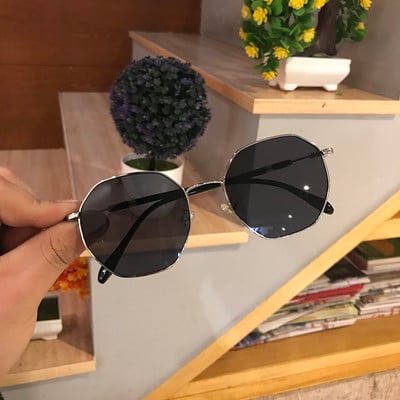 Jauns apaļo saulesbriļļu modelis ar metāla rāmi