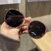 Stilīgas sieviešu brilles apaļā formā ar plānām lencēm