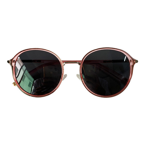 Stilīgas sieviešu brilles apaļā formā ar plānām lencēm