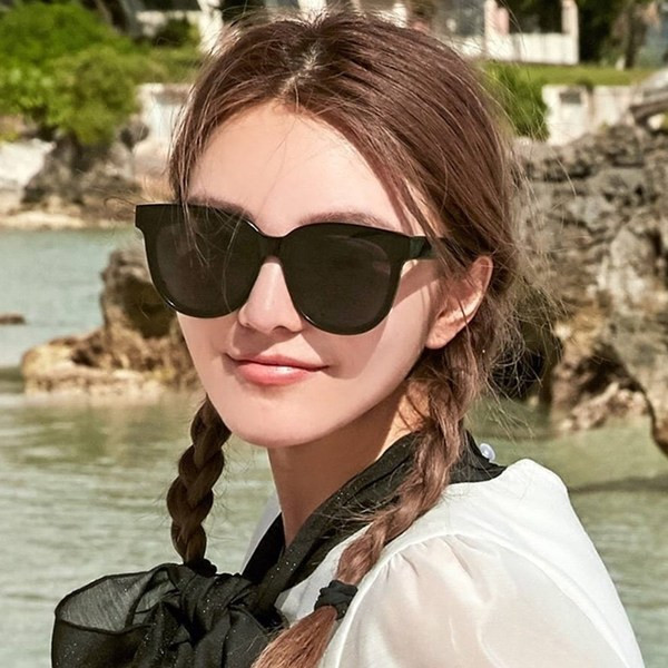 Γυναικεία γυαλιά ηλίου σε δύο χρώματα