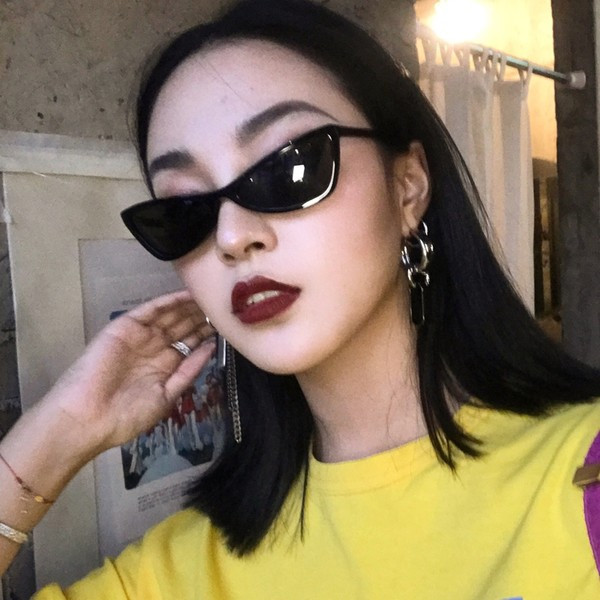 Jauns retro briļļu modelis sievietēm kaķa acs formā