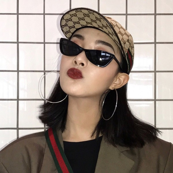 Jauns retro briļļu modelis sievietēm kaķa acs formā