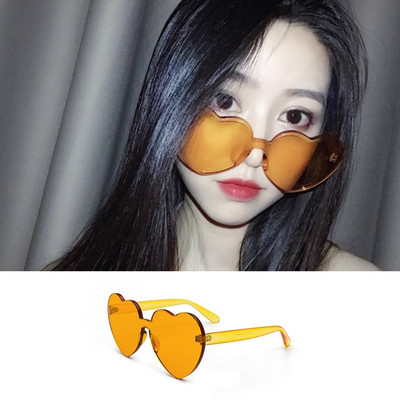 Ochelari de soare în formă de inimă pentru femei