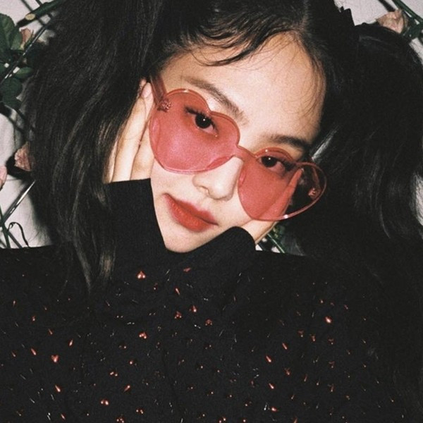 Ochelari de soare în formă de inimă pentru femei