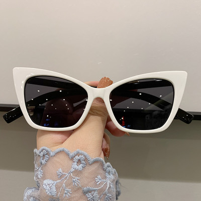 Moderne ženske mačkaste naočale s tankim okvirom