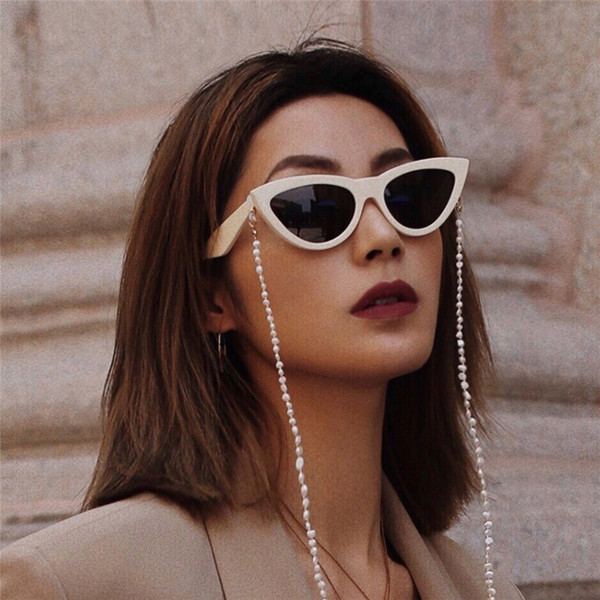 Нов модел слънчеви очила с форма котешко око