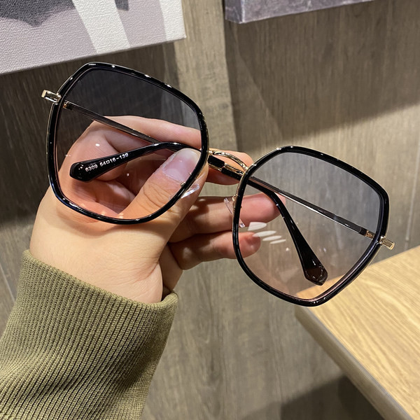 Ochelari de soare pătrați cu rame subțiri