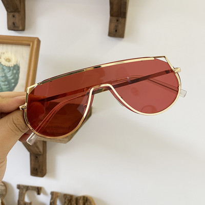 Ochelari de soare moderni tip masca