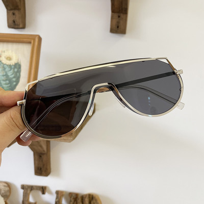 Ochelari de soare moderni tip masca