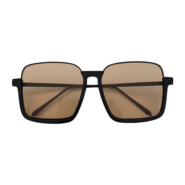 Model nou de ochelari de damă cu formă pătrată și rame subțiri