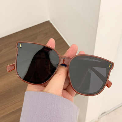 Jauns polarizēto saulesbriļļu modelis vairākās krāsās