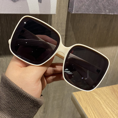 Квадратни дамски очила в различни цветове