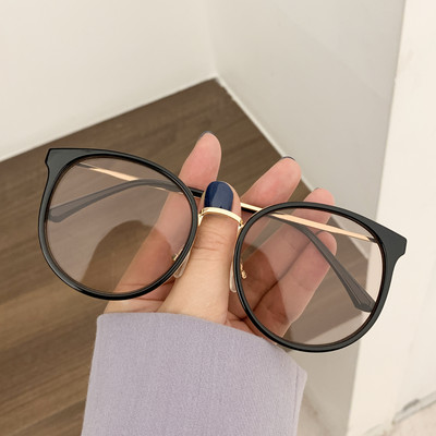 Modernas apaļas saulesbrilles sievietēm