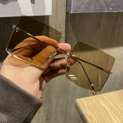 Ochelari pătrați eleganti de damă, cu ramă subțire