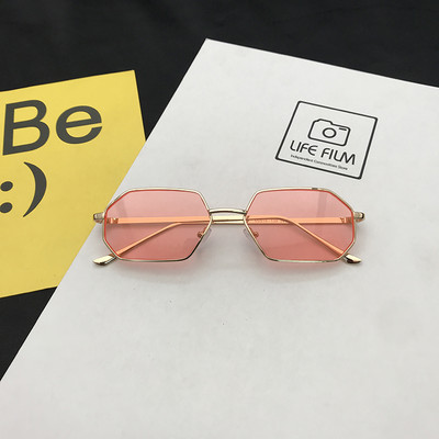 Ochelari de soare de actualitate pentru femei cu cadru metalic