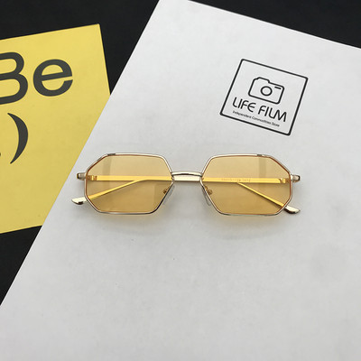 Ochelari de soare de actualitate pentru femei cu cadru metalic