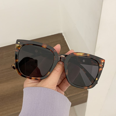 Ležerne ženske sunčane naočale četvrtastog oblika