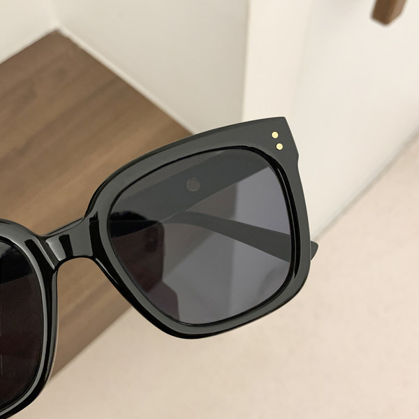 Ležerne ženske sunčane naočale četvrtastog oblika