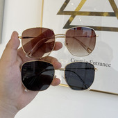 Model nou de ochelari unisex cu rama metalica subtire