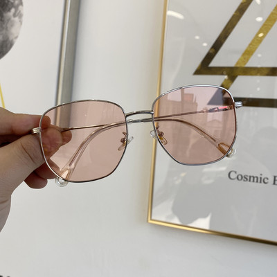 Model nou de ochelari unisex cu rama metalica subtire