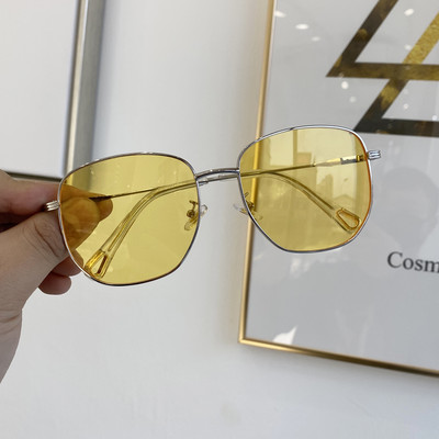 Model nou de ochelari unisex cu rama metalica subtire