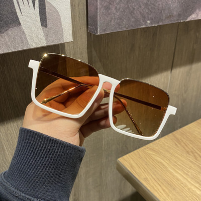 Ochelari moderni de dama cu rama colorata