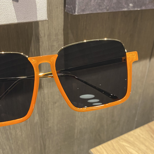 Ochelari moderni de dama cu rama colorata