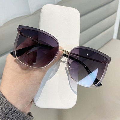 Ochelari de damă cu rame subțiri - formă pătrată