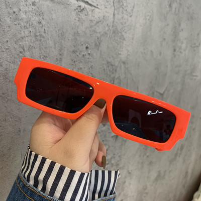 Model nou de ochelari casual de dama in forma dreptunghiulara