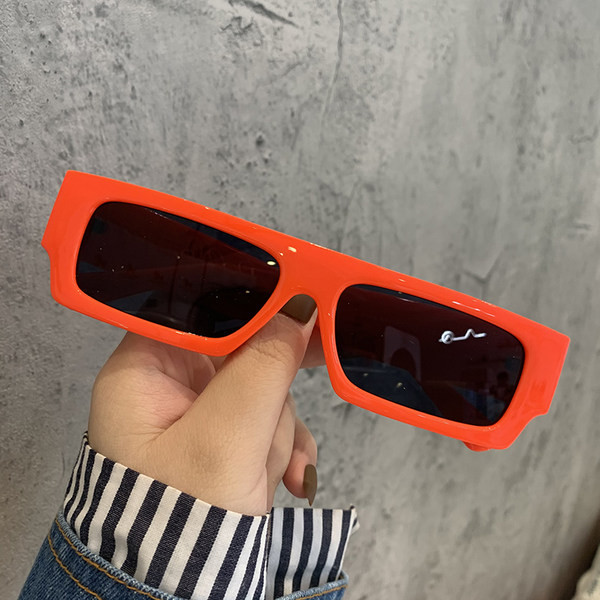 Model nou de ochelari casual de dama in forma dreptunghiulara