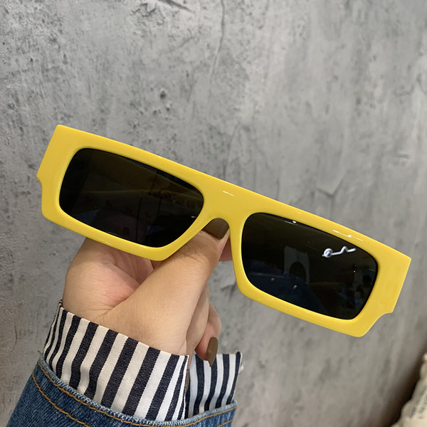 Model nou de ochelari casual de dama in forma dreptunghiulara