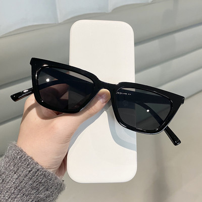 Jauns sieviešu briļļu modelis ar krāsainu rāmi