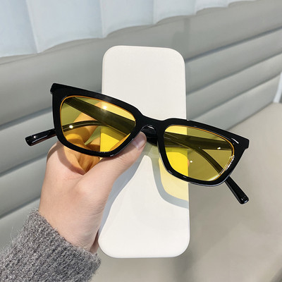 Jauns sieviešu briļļu modelis ar krāsainu rāmi