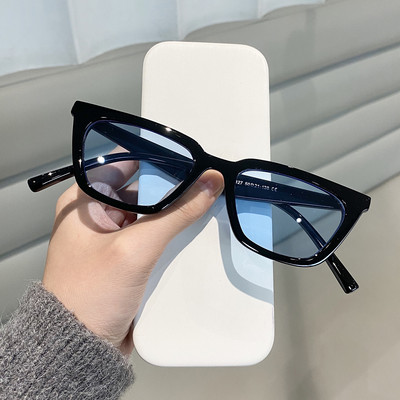 Jauns sieviešu briļļu modelis ar krāsainu rāmi