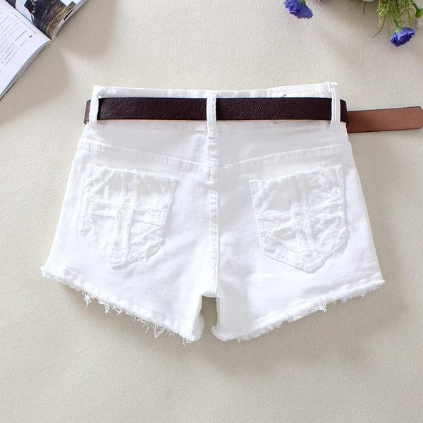 Moderni sieviešu šorti ar kabatām