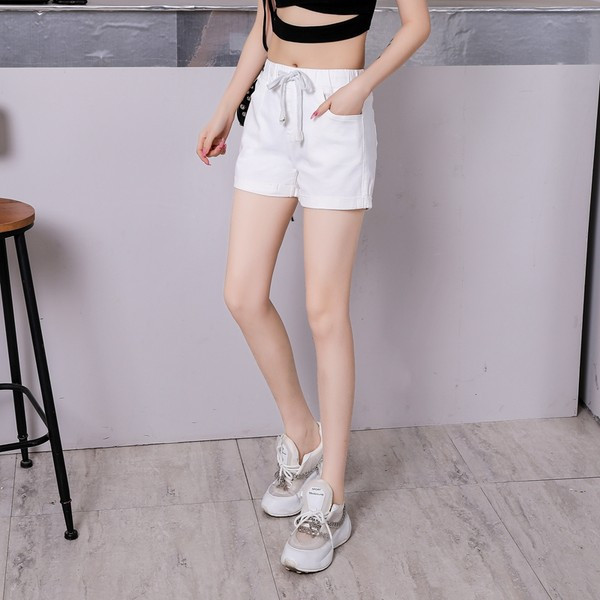 Sieviešu ikdienas šorti ar saitēm un kabatām