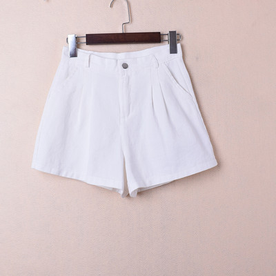 Sieviešu vasaras šorti ar kabatām un pogām