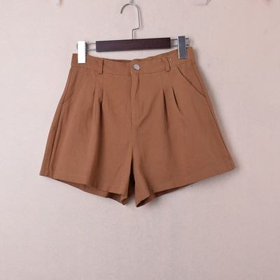 Sieviešu vasaras šorti ar kabatām un pogām