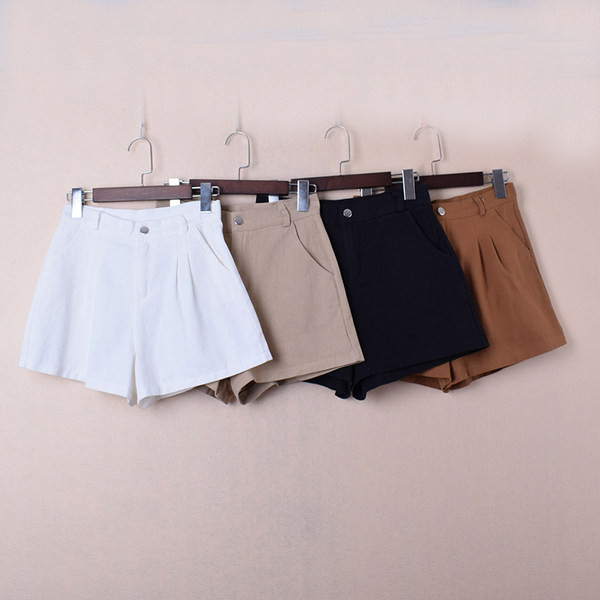 Sieviešu vasaras šorti ar kabatām un pogām