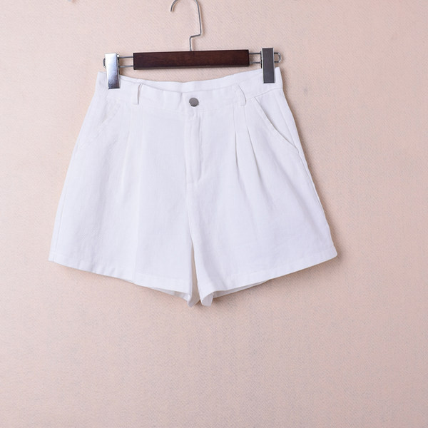 Sieviešu vasaras šorti ar kabatām un pogām