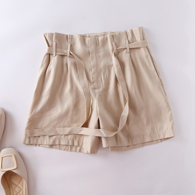 Sieviešu šorti ar augstu vidukli un jostu